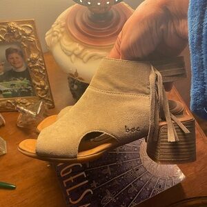 Boc cream suede open toe sling backs .NWOB